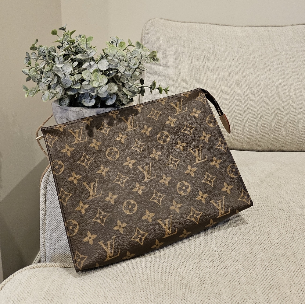 Almost New Louis Vuitton Toiletry Bag 26